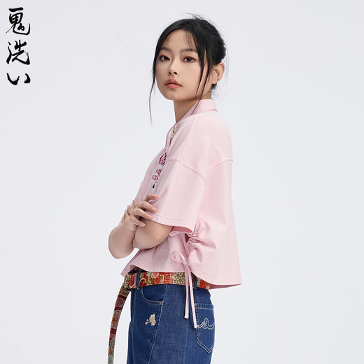 ONIARAI/鬼洗25春夏泥棒蓝女款粉红虎绣花抽褶宽松POLO衫 N840271 商品图3