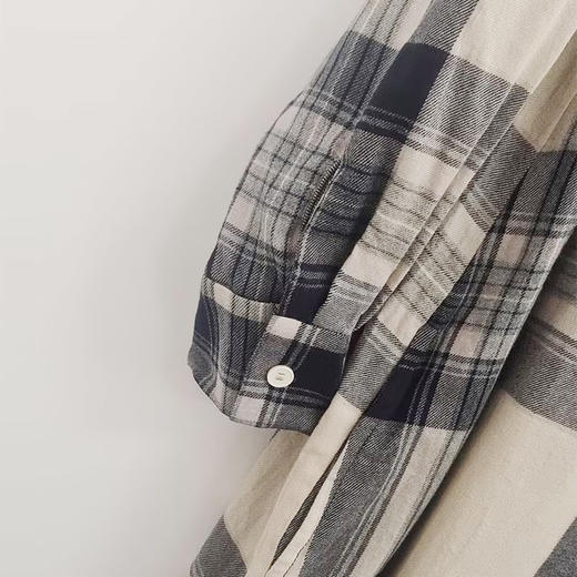 VIVIAN LIU D2443002初秋女装新款时尚翻领宽松长款长袖上衣 商品图2