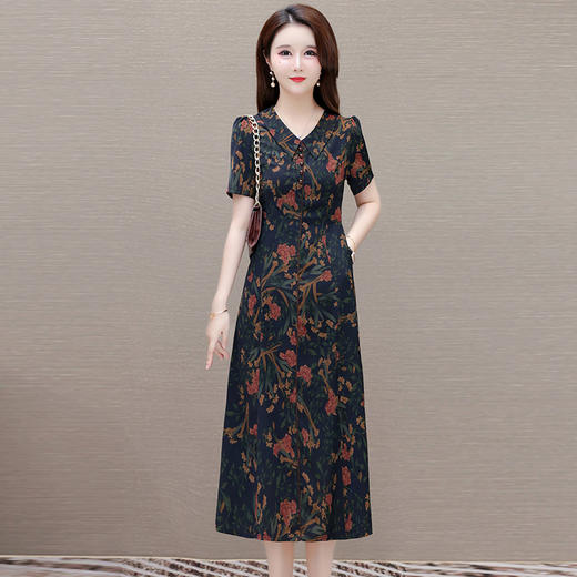 QYMOMS-CA4328-L长款印花修身时尚连衣裙2025年夏季新款娃娃领短袖通勤气质A字裙 商品图1