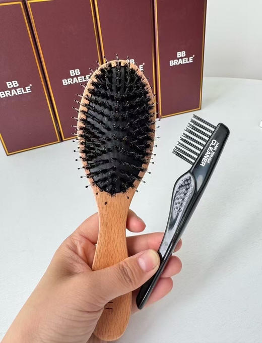 原单正品 BBBRAELE梳子套装
母亲节必选款！超级性价比！库存仅1000盒！
猪鬃气垫榉木梳子+清洁刷套装
养发神器。 商品图11