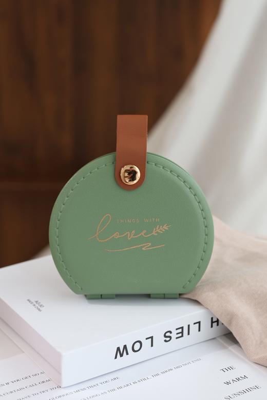 年后发！家庭必备❗️同品质💰79.8！【高档针线盒21件套】纱剪+顶针+穿针器+16卷线+针盒+量衣尺！ABS材质，外盒防水防潮耐用；双层分区收纳，应有尽有，所有工具1秒找到 商品图10