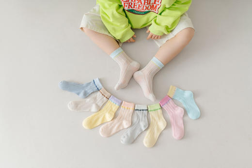 💥【多巴胺儿童撞色卡丝网眼袜】，柔软舒适，🌸透气性好，让小脚丫在春夏季节也能保持干爽舒适👣 网眼设计，🤩让袜子更加透气，让小脚丫在运动时也能保持干爽 商品图2