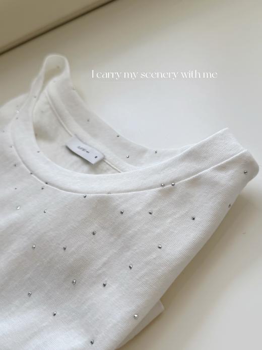 随身携带你的风景 | 发光的你 全工艺烫细钻精梳棉宽松休闲tee 米白色 商品图0