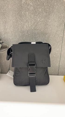 CKJ 配饰 斜挎包 HH4023UB1