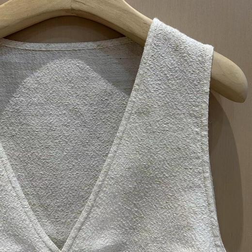 【线上专属】V领马甲（24704171凝脂） 商品图1