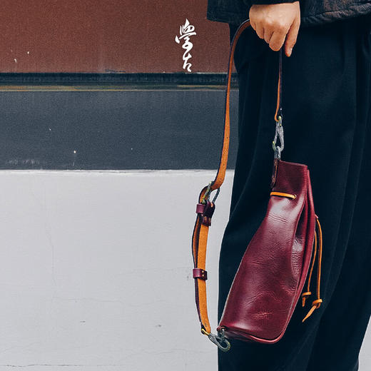 学古传家壶·迷你全手工真皮壶包Horween款 便携随身包户外牛皮 葡萄红 商品图5