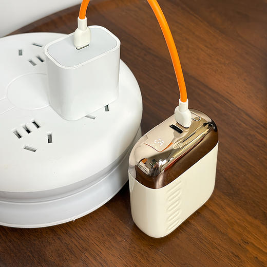 「30分钟回血70%」i-mu幻响S16小方宝移动电源 22.5w 快充充电宝10000毫安充电聚合物白色轻薄便携大容量适用于小米苹果双向快充 商品图6