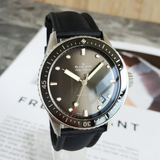 【95新】BLANCPAIN 宝珀五十噚系列5000-1110-B52A自动机械机芯43MM（男款）现售价：35300！280925JJ09 商品图5