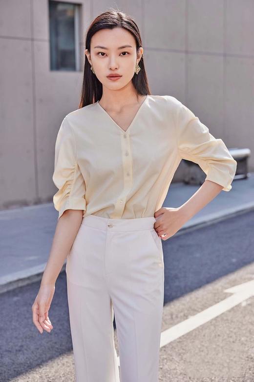 Le Malene 淡黄色气质简约短袖衬衫 18201 商品图0