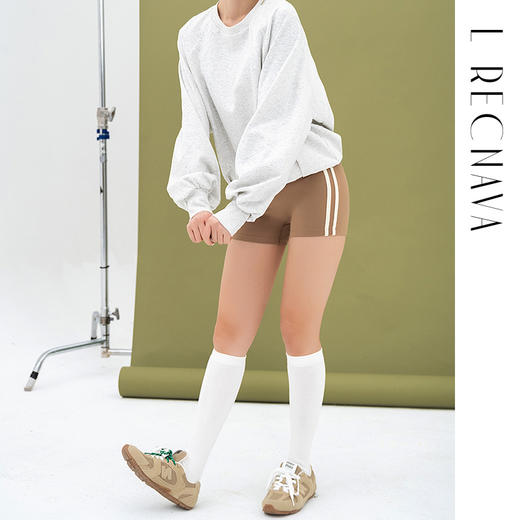 L RECNAVA 高腰提臀三分裤 裸感紧身健身短裤 四面弹 云朵般柔软 侧边双杠减龄时尚百搭 商品图3