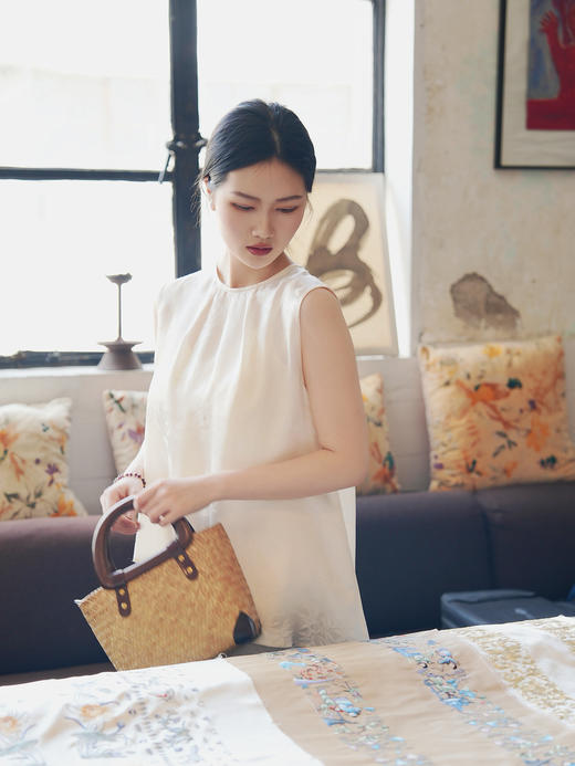 盛唐牡丹| 散花纹真丝提花斜裁背心 商品图2