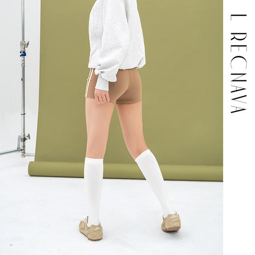 L RECNAVA 高腰提臀三分裤 裸感紧身健身短裤 四面弹 云朵般柔软 侧边双杠减龄时尚百搭 商品图5