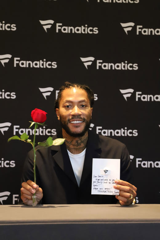 收藏系列 德里克罗斯 公牛队1号 红色球迷版 “2011 NBA MVP铭文” 亲笔签名球衣 商品图2