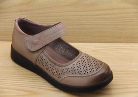 豪行2023年夏23294365真皮透气镂空冲孔平底休闲鞋超轻盘带粘扣女