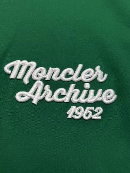 纯原 Moncler盟可睐 刺绣款纯棉T恤

丝柔棉，万针精密刺绣，袖口蒙口logo，

奢侈品独家有一份，恬静气质～ 

S-xxl，绿色，藏青色 商品图4