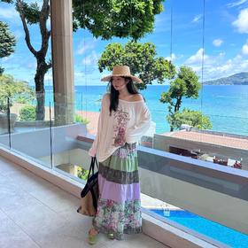 2025新品   软软同款【慵懒假日】设计感薄款斜肩印花刺长袖T恤+碎花拼接半裙
