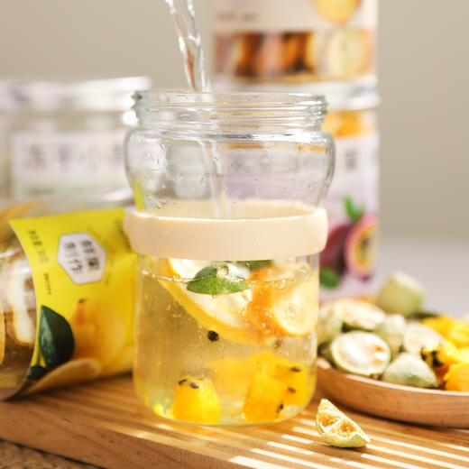 【4瓶特惠装！买就送玻璃杯+礼袋】五虎冻干鲜果茶 金桔 柠檬 百香果 小青桔  即冲即饮 酸甜好味道 轻松实现果茶自由 商品图3