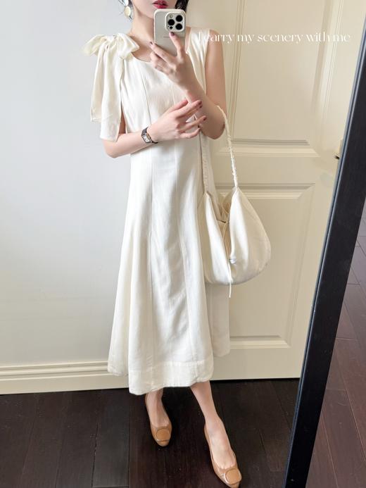 随身携带我的风景 | Jane Eyre简爱 高级洋装面料 显瘦收腰剪裁蝴蝶结装饰连衣裙 奶油杏 商品图1