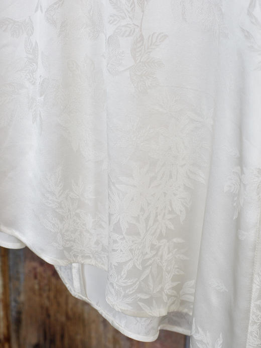 盛唐牡丹| 散花纹真丝提花斜裁背心 商品图5