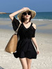 【V领露肩沙滩泳衣】 神仙小黑裙泳衣 上身直接瘦五斤保守又带点小性感!!自带安全裤胸垫不走光 收腰设计 显得比例巨好 遮胯宽遮肚肚遮手臂肉肉 讲真我不说谁能知道这是泳衣 商品缩略图1