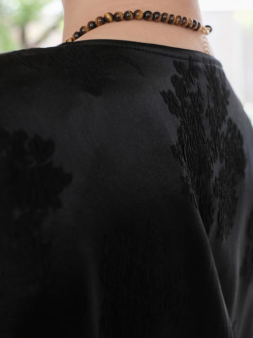 盛唐牡丹| 黑色法式串珠冠乐绉背心 商品图3