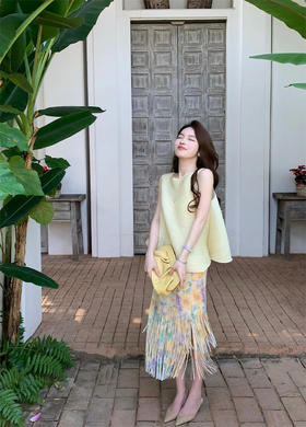 三宅褶皱上衣！2025新款小众设计感女装！A字不规则薄款无袖圆领T恤女款！