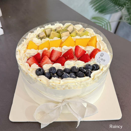 8寸鲜果蛋糕（乳脂奶油+水果夹心）送一份南瓜饼 商品图0