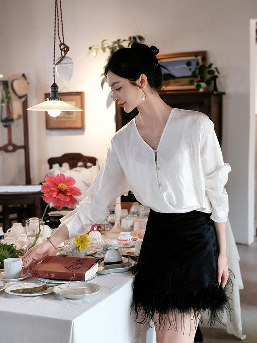 盛唐牡丹| 珍珠白冠乐绉梅兰竹菊上衣 商品图1