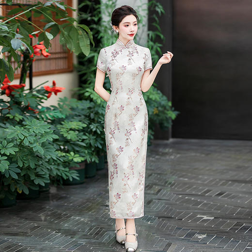 WX-2025新款真丝旗袍年轻款修身气质长款改良版手工缝制桑蚕丝起泡 商品图0