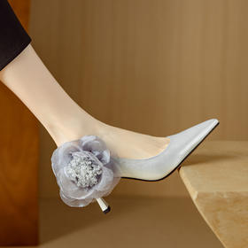 【预售5天】法式优雅尖头高跟鞋女春新款设计感花朵仙女气质浅口细跟宴会单鞋DB&M6133
