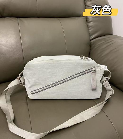 点此购买 lululemon露露女士运动瑜伽健身斜挎单双肩背包 st 316247 商品图1