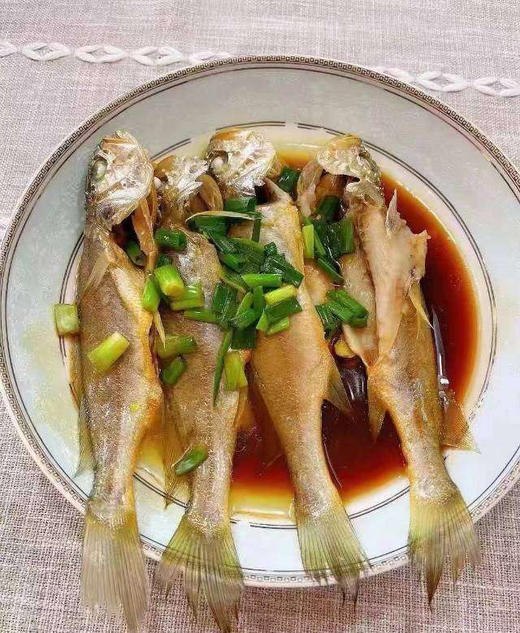 野生小黄鱼，黄花鱼的蛋白质含量较高，对于增强人体免疫力，促进生长发育等方面有很好的效果。同时，其脂肪含量相对较低，适合减肥减脂姐妹！2斤/箱 商品图1