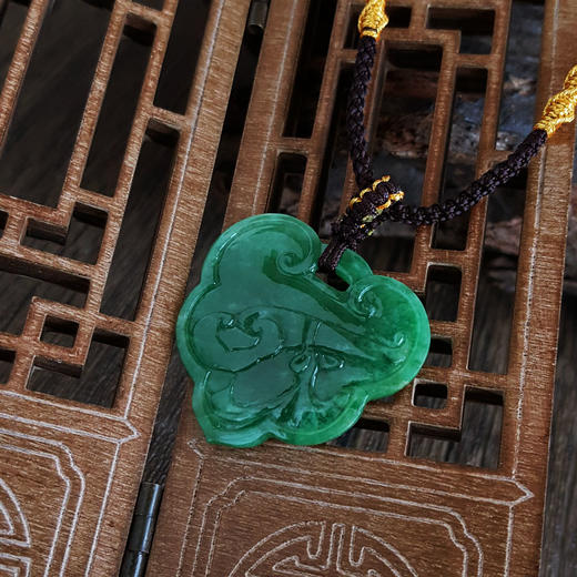 天然细腻糯种满绿如意翡翠吊坠项链30.9*31.5*3.2MM（皆取最大值）女士现售价：2480！140425NJS09 商品图8