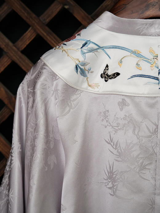 盛唐牡丹| 熊猫抱竹真丝提花上衣 商品图7