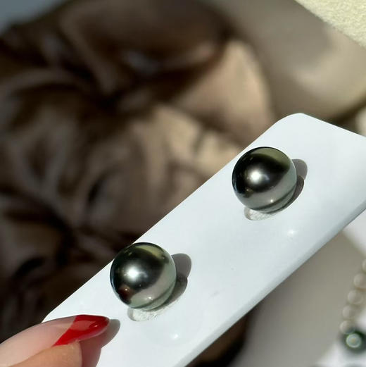 大溪地黑珍珠耳钉 一批小精品货 微微瑕 正圆ji强光 8-9mm han见精品 商品图3