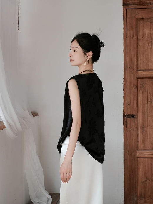 盛唐牡丹| 黑色法式串珠冠乐绉背心 商品图5