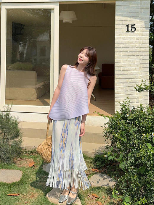 三宅褶皱上衣！2025新款小众设计感女装！A字不规则薄款无袖圆领T恤女款！ 商品图7