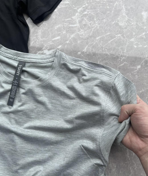 全新正品Vouri飞奥力男士运动户外健身速干弹力透气快干短袖T恤
S-XL 藏青 蓝色 浅灰 黑色 商品图3