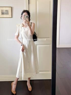 随身携带我的风景 | Jane Eyre简爱 高级洋装面料 显瘦收腰剪裁蝴蝶结装饰连衣裙 奶油杏