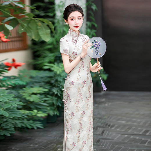 WX-2025新款真丝旗袍年轻款修身气质长款改良版手工缝制桑蚕丝起泡 商品图3