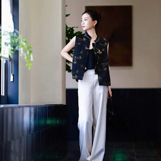 Hera Chole龟裂纹香云纱新中式服饰 | 东方手艺撑起女性的风雅，飘逸有风骨【预售3-7天发货】 商品图2