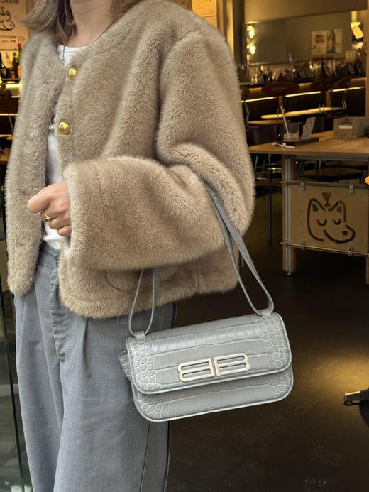 巴黎世家 灰色 鳄鱼压纹牛皮 Gossip 斜挎包 商品图2