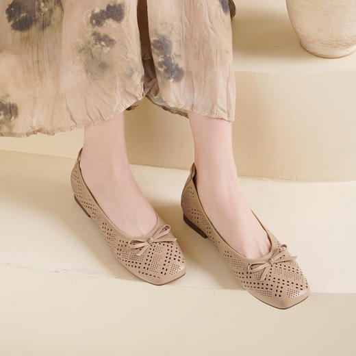 Safiya/索菲娅2025时尚浅口真皮透气低跟方头蝴蝶结平底单鞋SFD3111402 商品图1