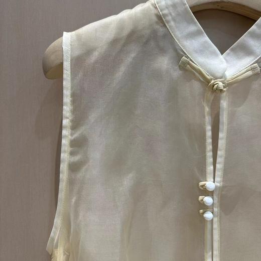 【线上专属】圆摆马甲（24704311-玉色） 商品图1