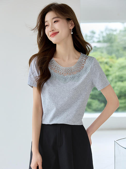 【专属特价】熙世界镂空蕾丝花纹圆领短袖T恤女气质时尚洋气小衫上衣2025夏 商品图4