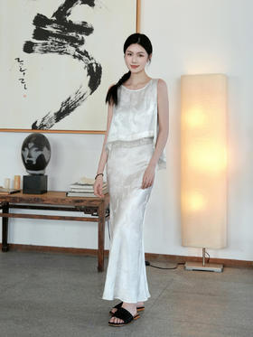 盛唐牡丹| 梅兰竹菊纹冠乐绉半裙