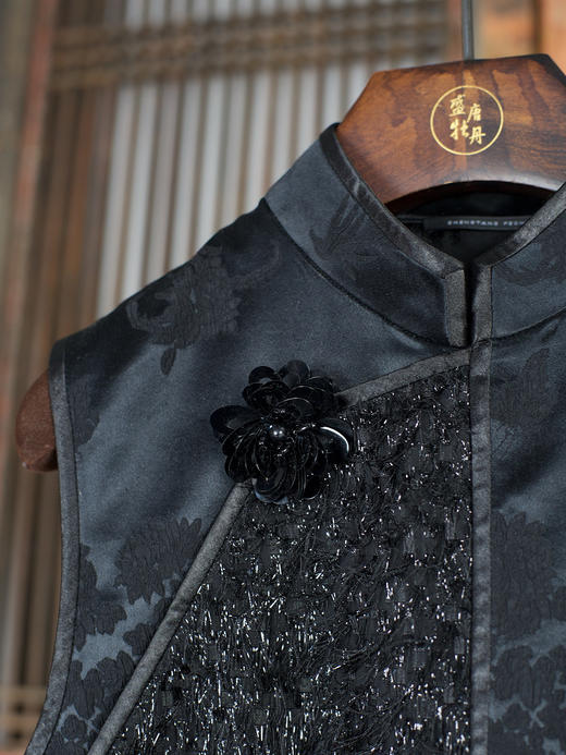 盛唐牡丹| 意大利进口流苏配冠乐绉马甲 商品图1