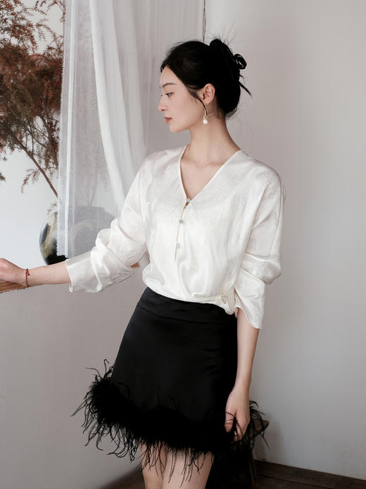 盛唐牡丹| 珍珠白冠乐绉梅兰竹菊上衣 商品图7