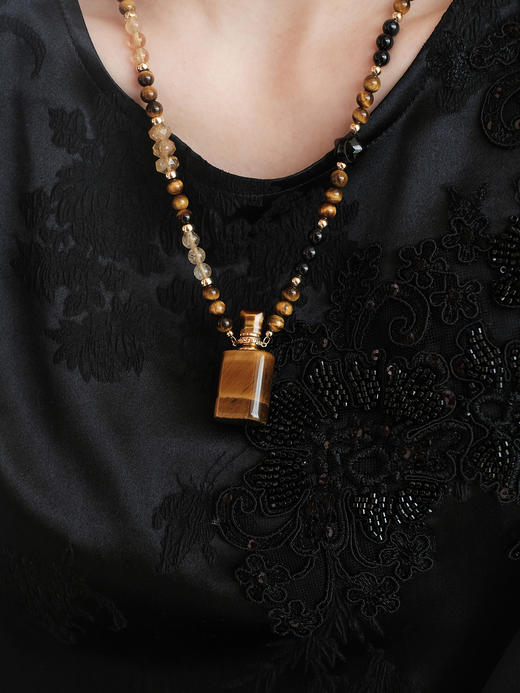 盛唐牡丹| 黑色法式串珠冠乐绉背心 商品图2