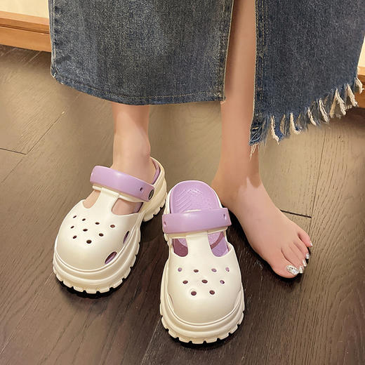 【可甜可酷！日常通勤】新款时尚洞洞鞋eva踩屎感女夏季清凉室内增高厚底外穿软底。ry 商品图1